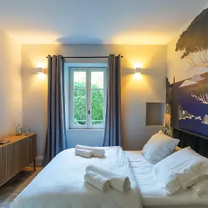 L'heure Bleue Bed and breakfast